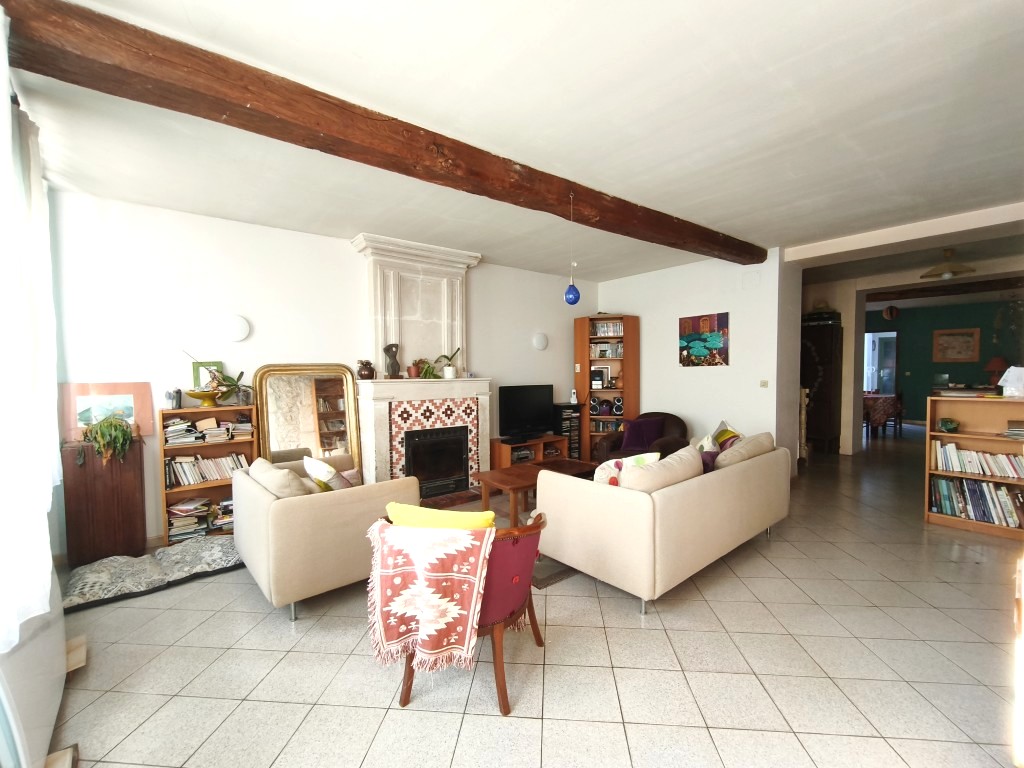 Maison à vendre  - 6 pièce(s) - 165m2 - Pons (17800)