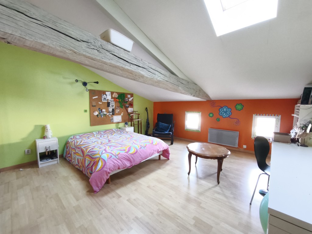 En centre-ville de Pons - Maison 165 m² avec jardin et garage