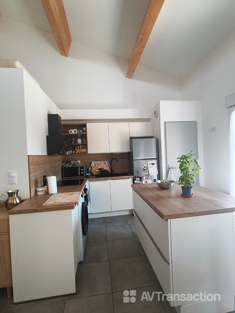 Appartement à vendre  - 3 pièce(s) - 74.5m2 - Trets (13530)