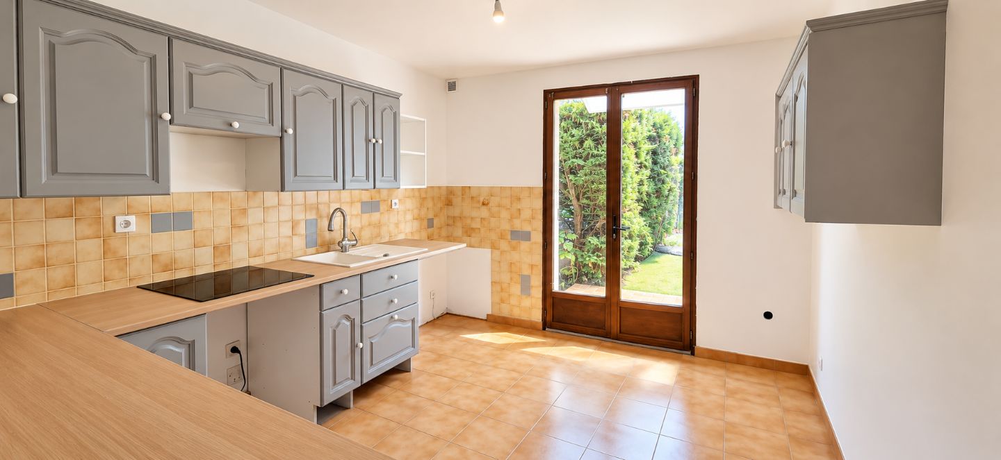 Maison à vendre  - 7 pièce(s) - 200m2 - Saint-cyr-sur-mer (83270)