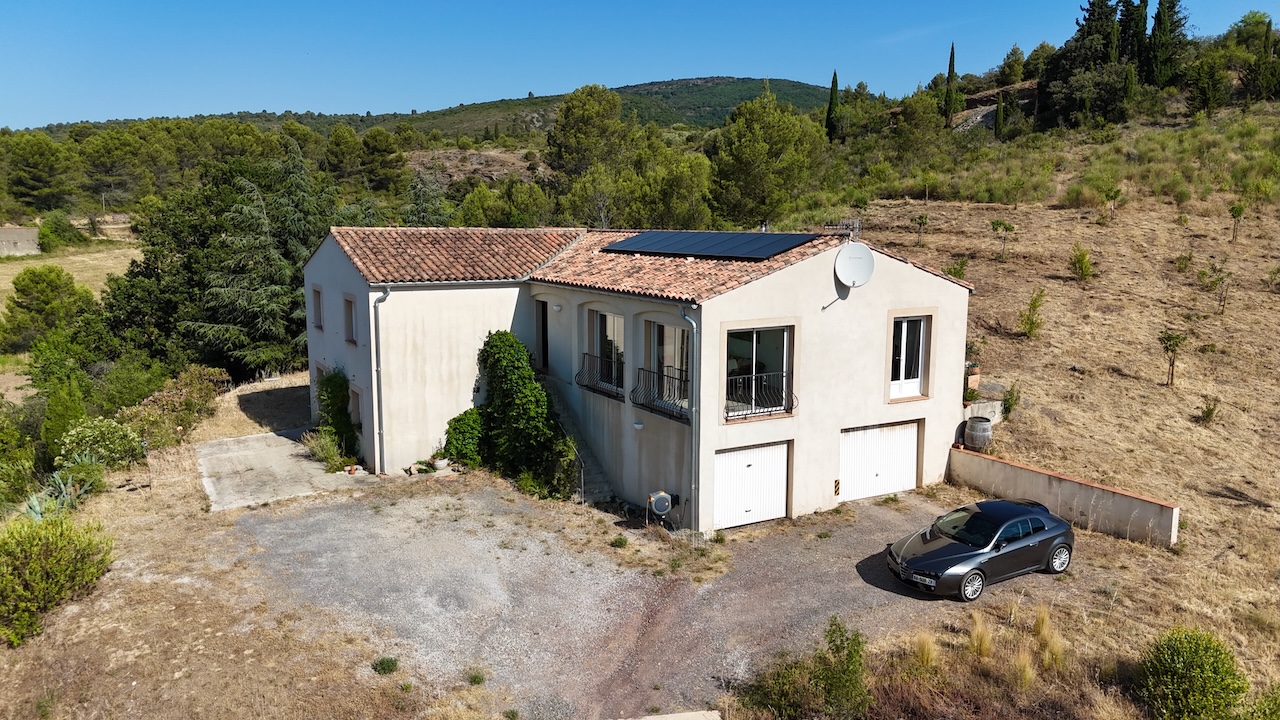 Villa offrant une vue imprenable campagne jusqu'aux Pyrénées 