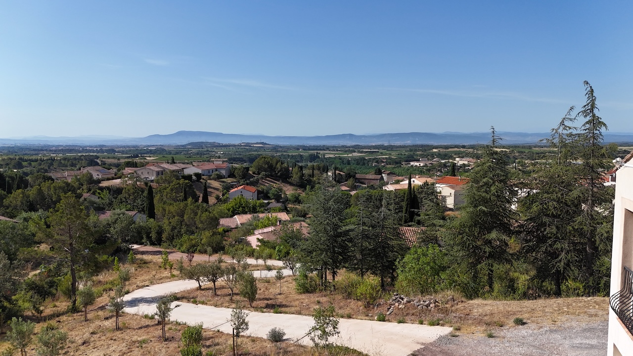 Villa offrant une vue imprenable campagne jusqu'aux Pyrénées 