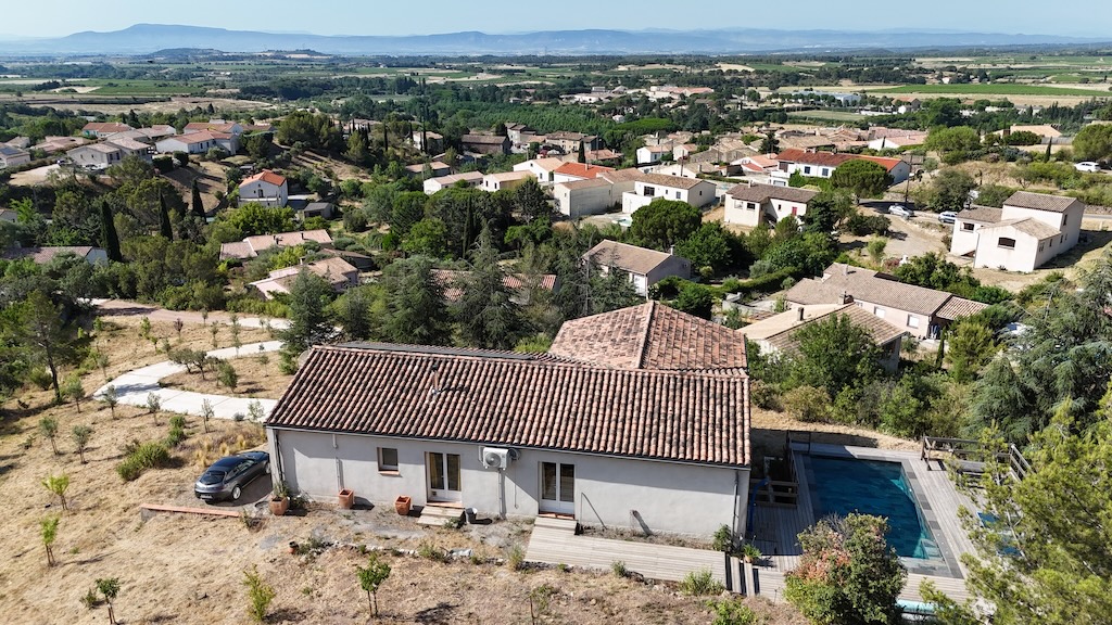 Villa offrant une vue imprenable campagne jusqu'aux Pyrénées 