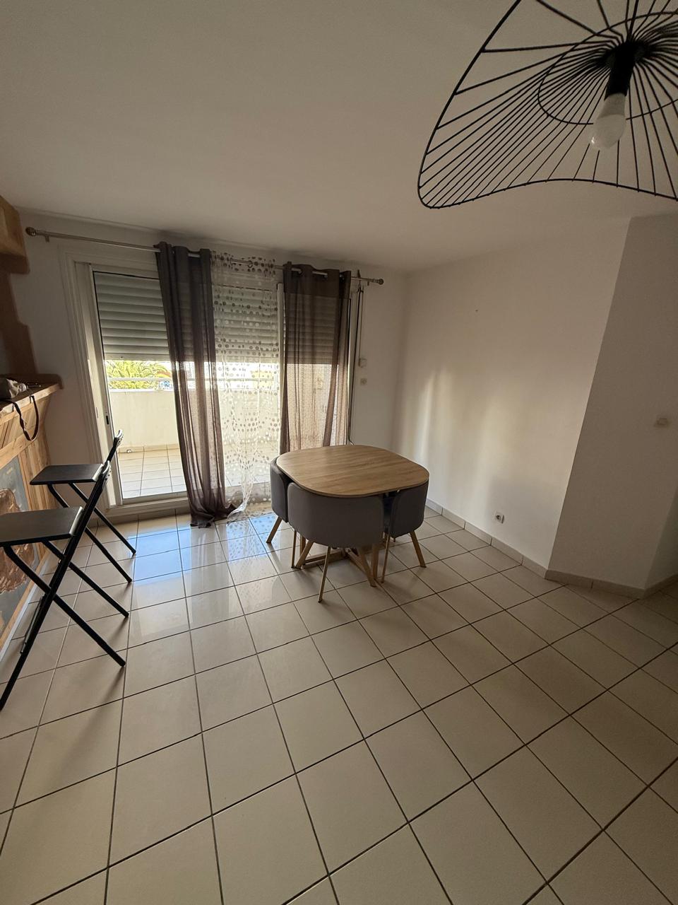 Appartement à louer  - 3 pièce(s) - 67.2m2 - Sainte-clotilde Centre (97400)