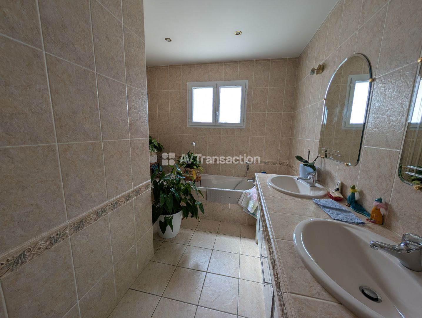 Maison à vendre  - 7 pièce(s) - 176m2 - Izon (33450)