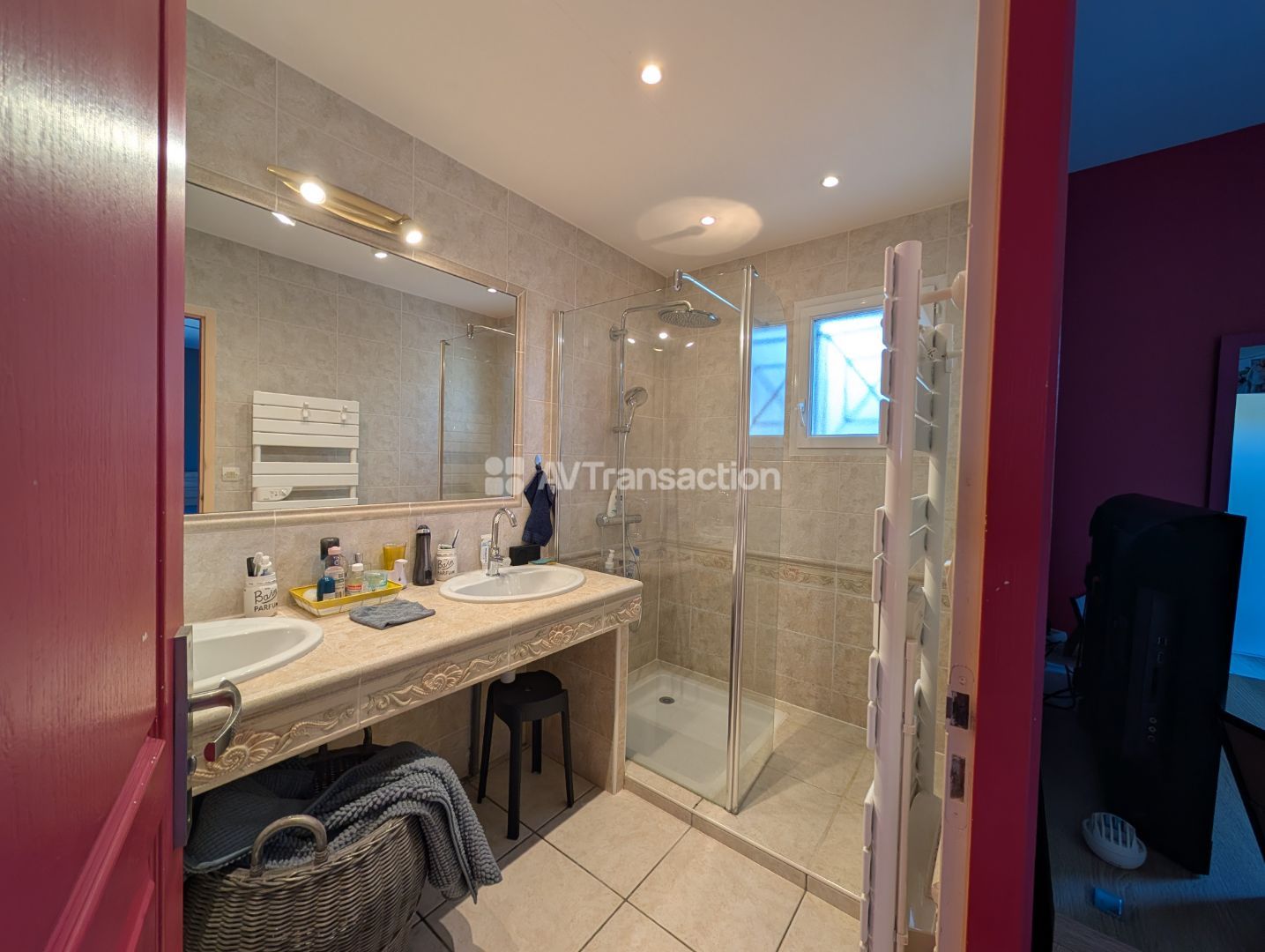 Maison familiale de 177 m², 7 pièces avec piscine et garage
