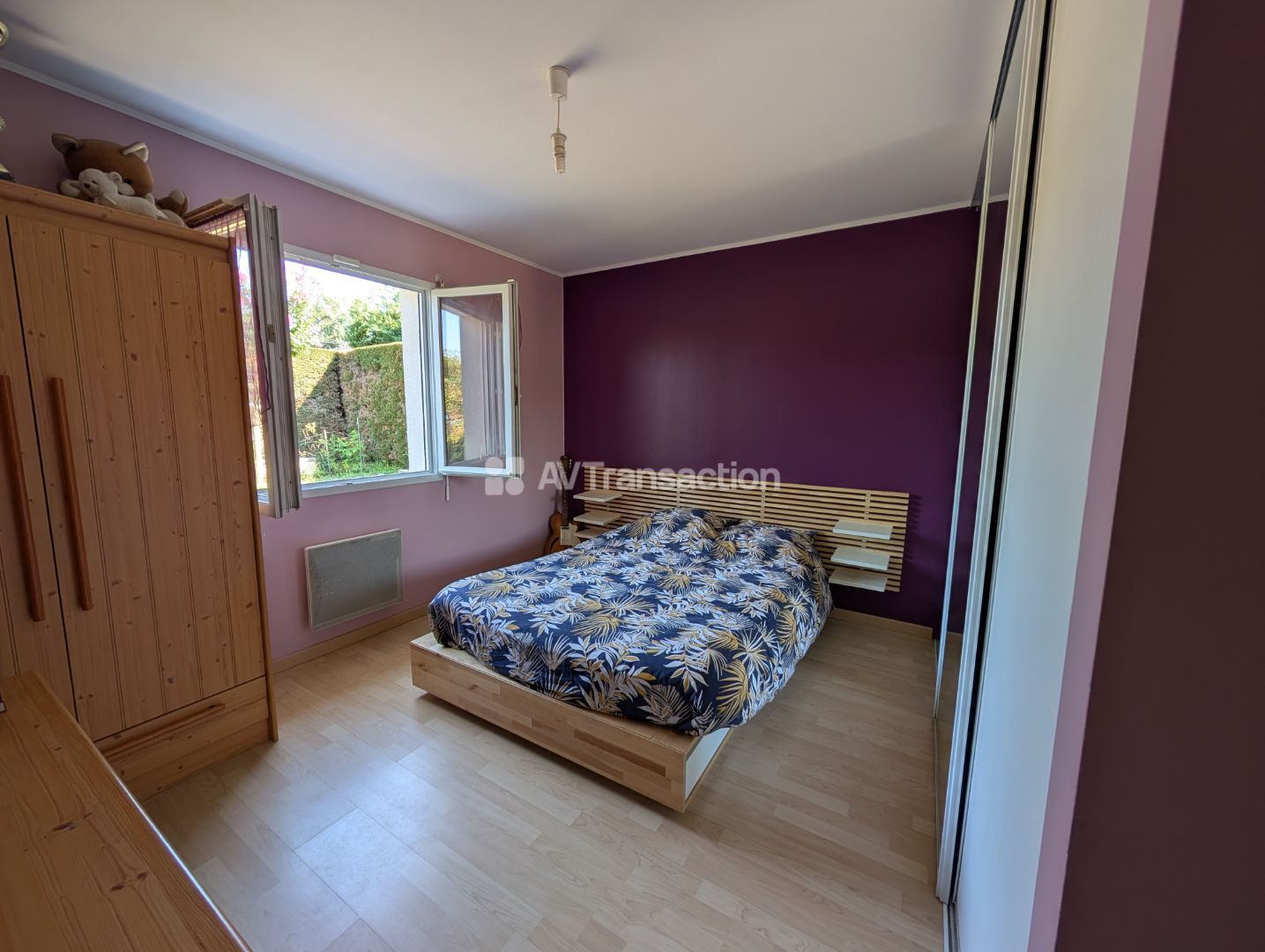 Maison familiale de 177 m², 7 pièces avec piscine et garage