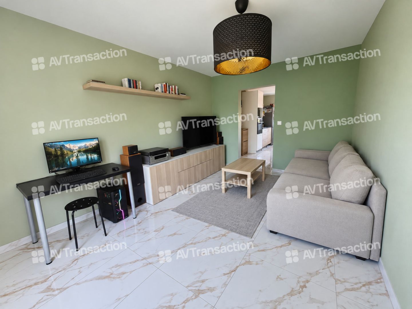 T2 ENTIEREMENT RENOVE DE 53 M² - PARKING - CAVE - VAULX VILLAGE