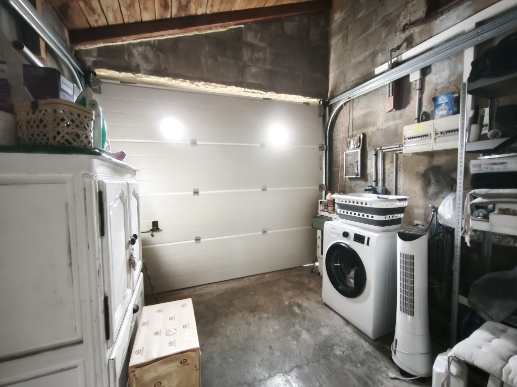 GÉMOZAC – CENTRE-VILLE – MAISON RÉNOVÉE JARDIN ET GARAGE 60 M²