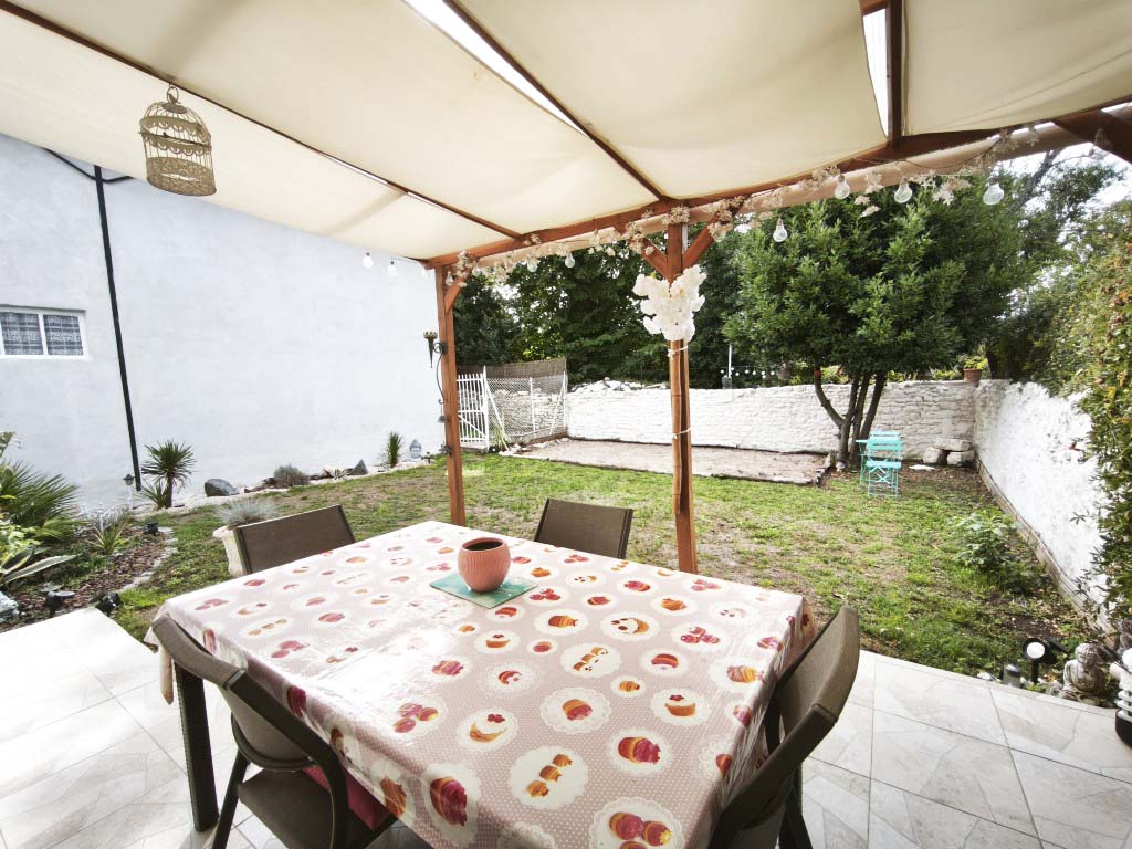 Maison à vendre  - 4 pièce(s) - 77.75m2 - Gemozac (17260)