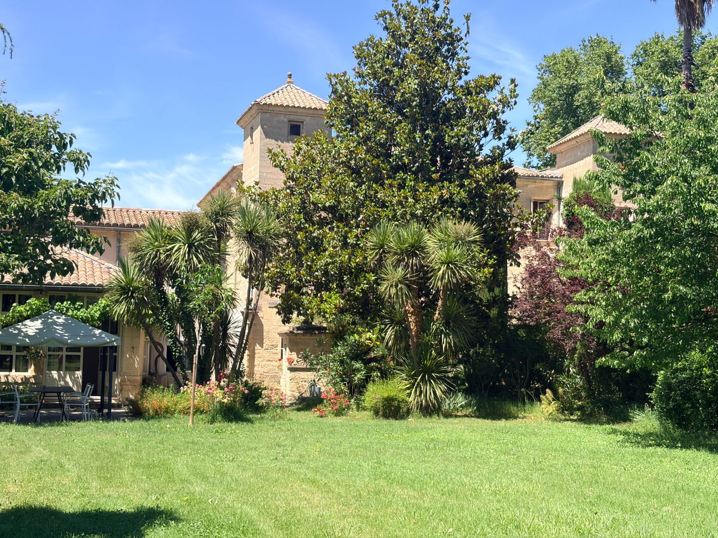 Château à vendre  - 30 pièce(s) - 915m2 - Uzès (30700)
