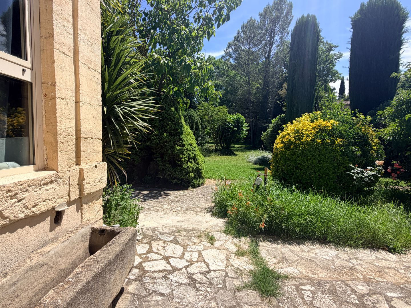 Château à vendre  - 30 pièce(s) - 915m2 - Uzès (30700)