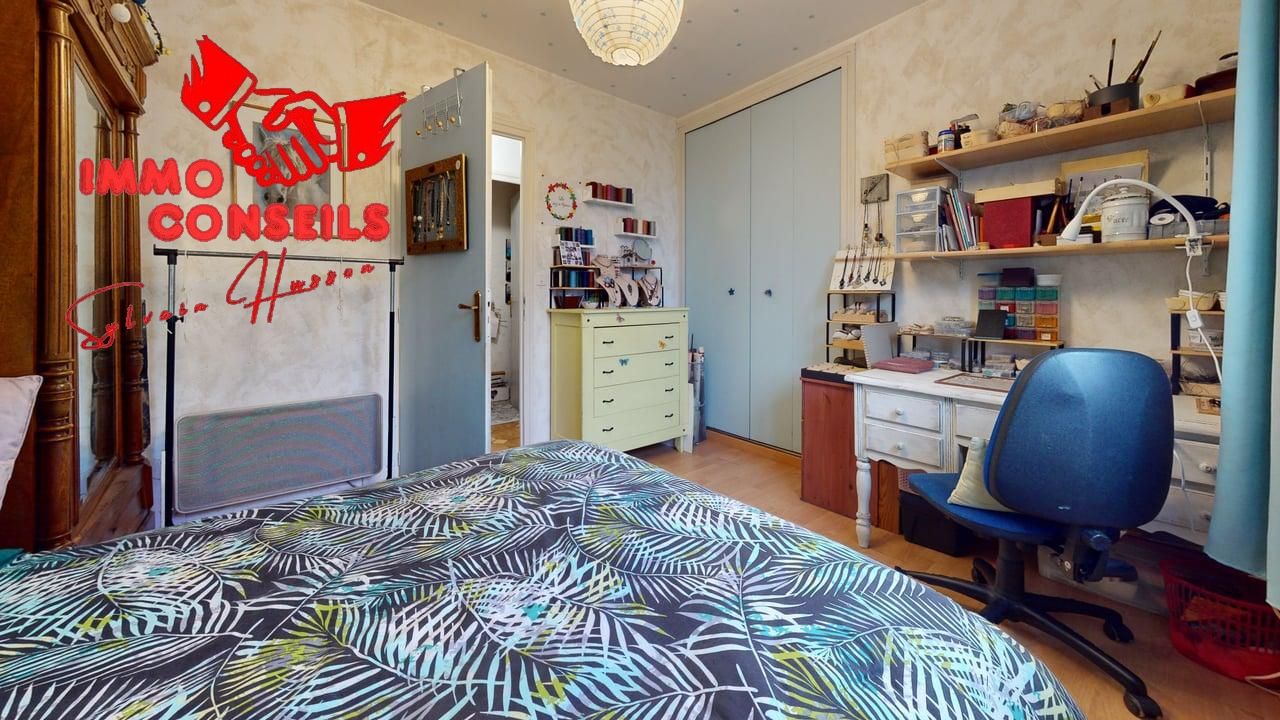 GRANDE MAISON AVEC UN STUDIO SUR UN TERRAIN DE 2340 M2