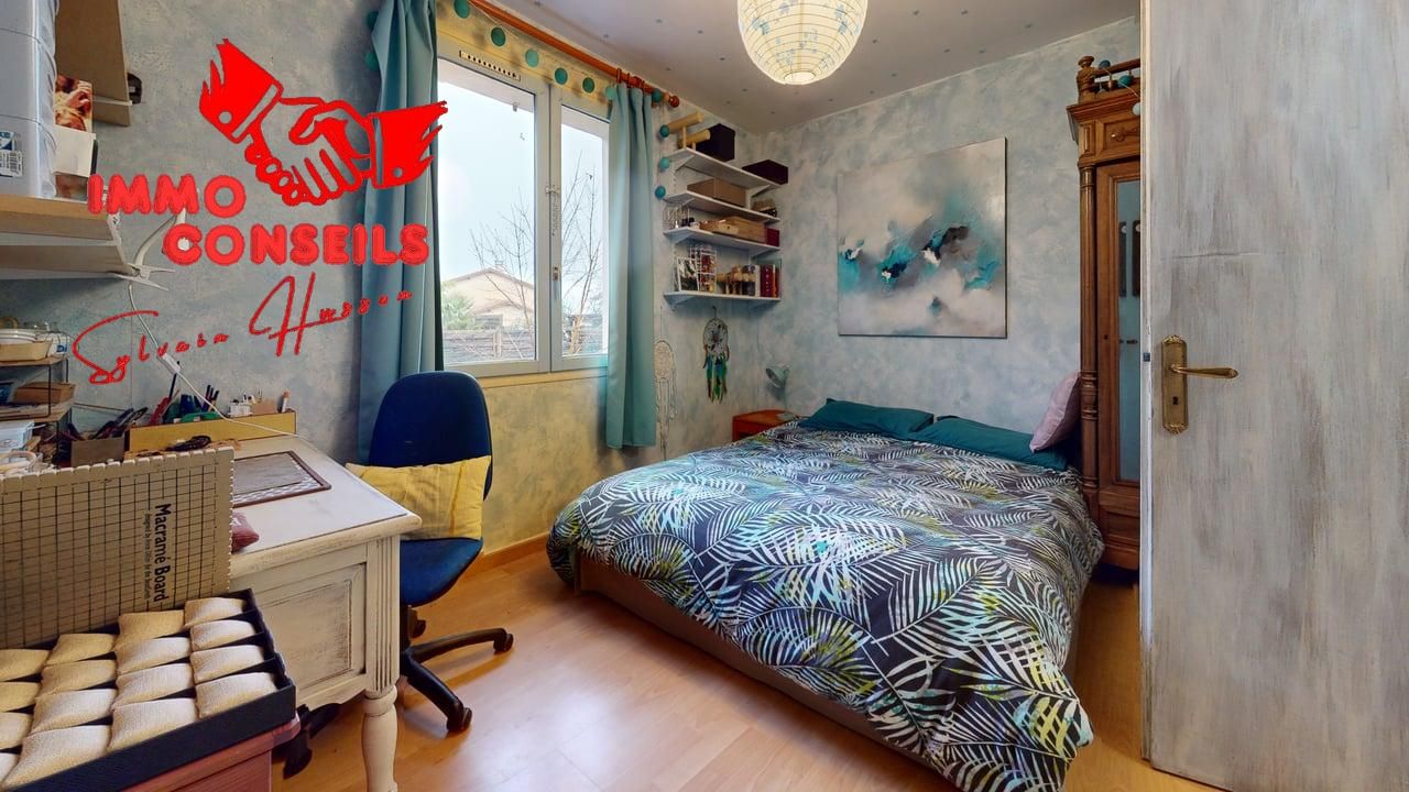 GRANDE MAISON AVEC UN STUDIO SUR UN TERRAIN DE 2340 M2