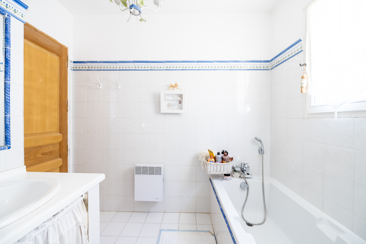 🏡 LA CADIÈRE-D’AZUR – ÉLÉGANTE PROPRIÉTÉ AVEC PISCINE