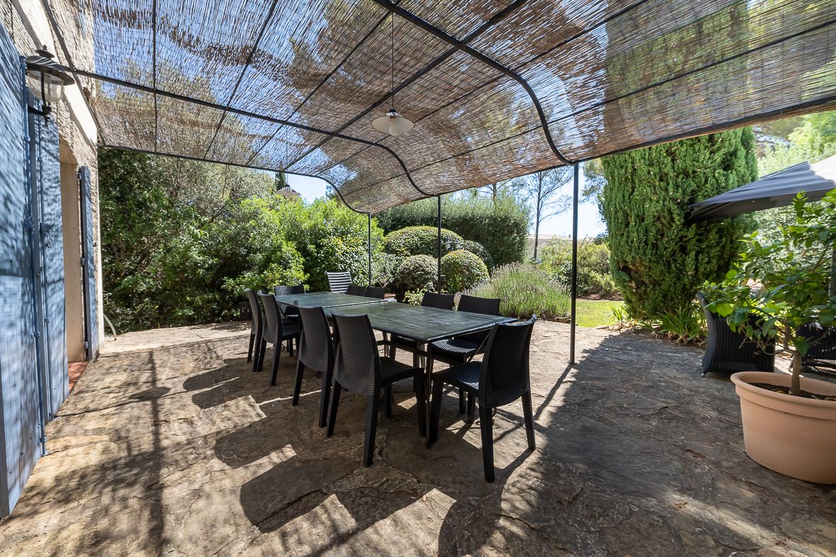 🏡 LA CADIÈRE-D’AZUR – ÉLÉGANTE PROPRIÉTÉ AVEC PISCINE