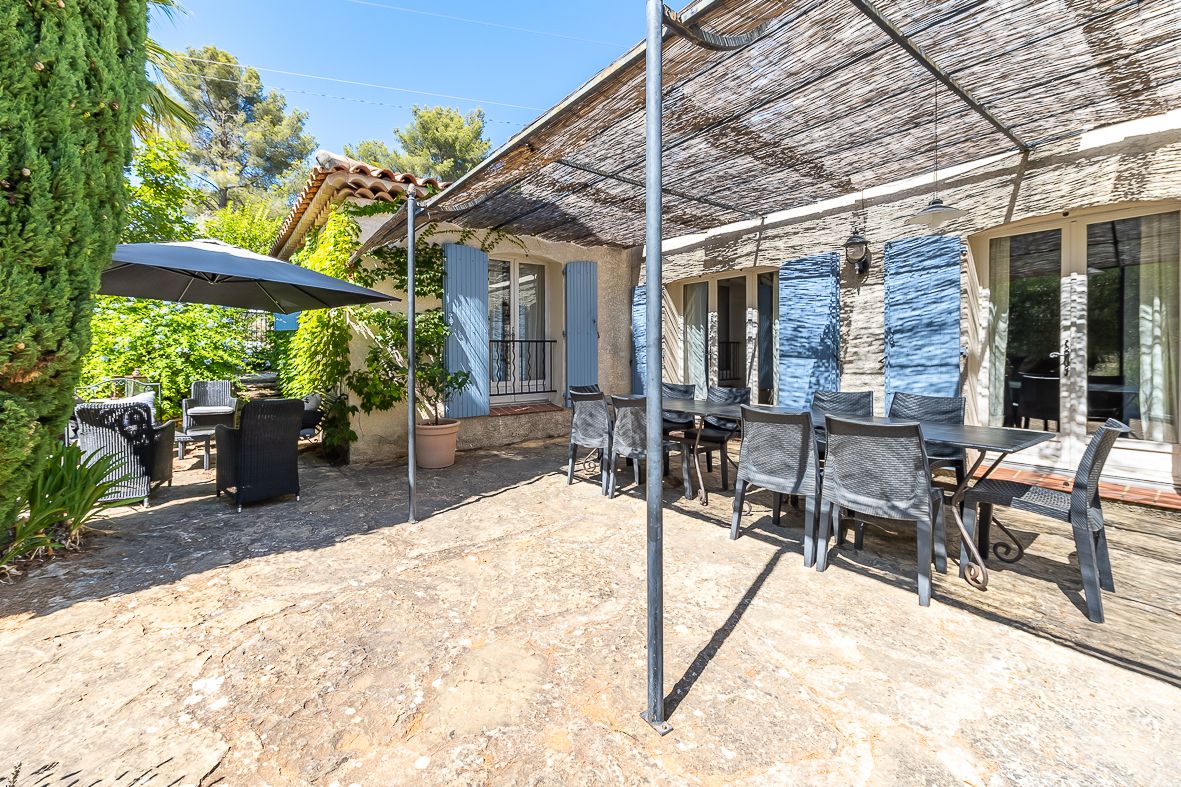 🏡 LA CADIÈRE-D’AZUR – ÉLÉGANTE PROPRIÉTÉ AVEC PISCINE