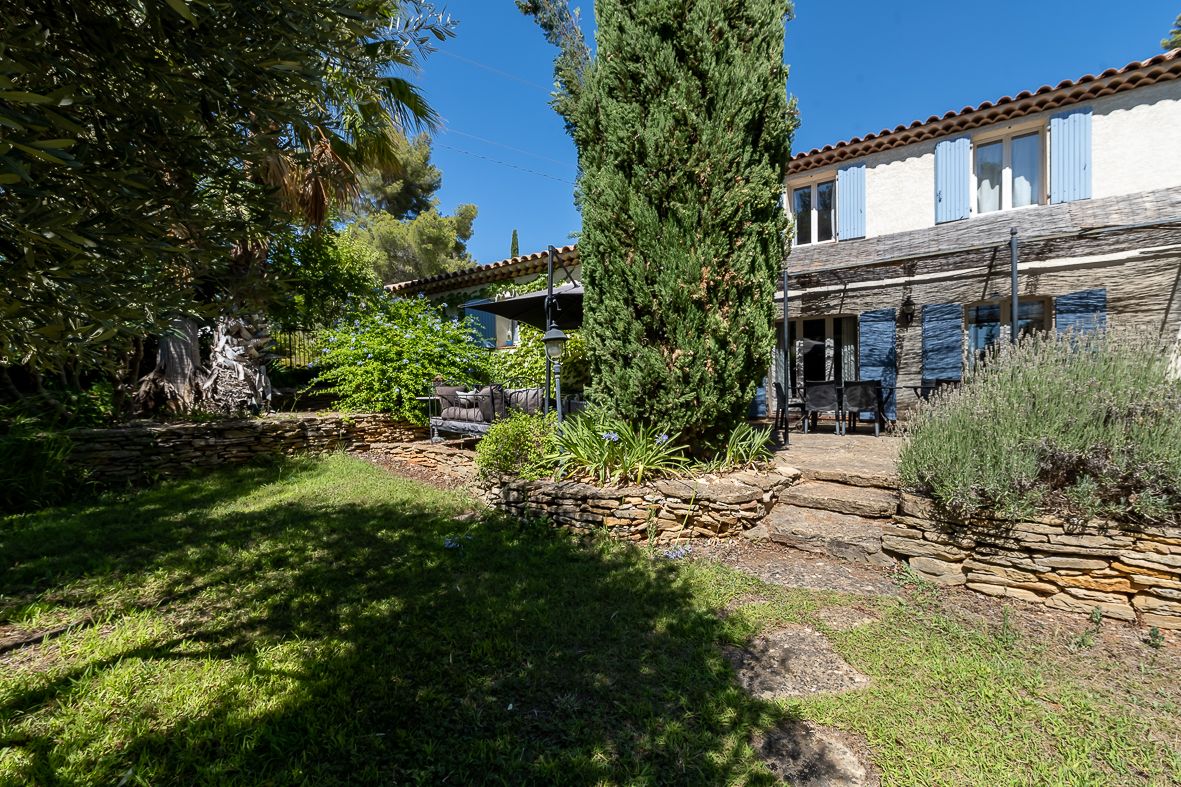 Maison à vendre  - 6 pièce(s) - 172m2 - La Cadière-d'azur (83740)
