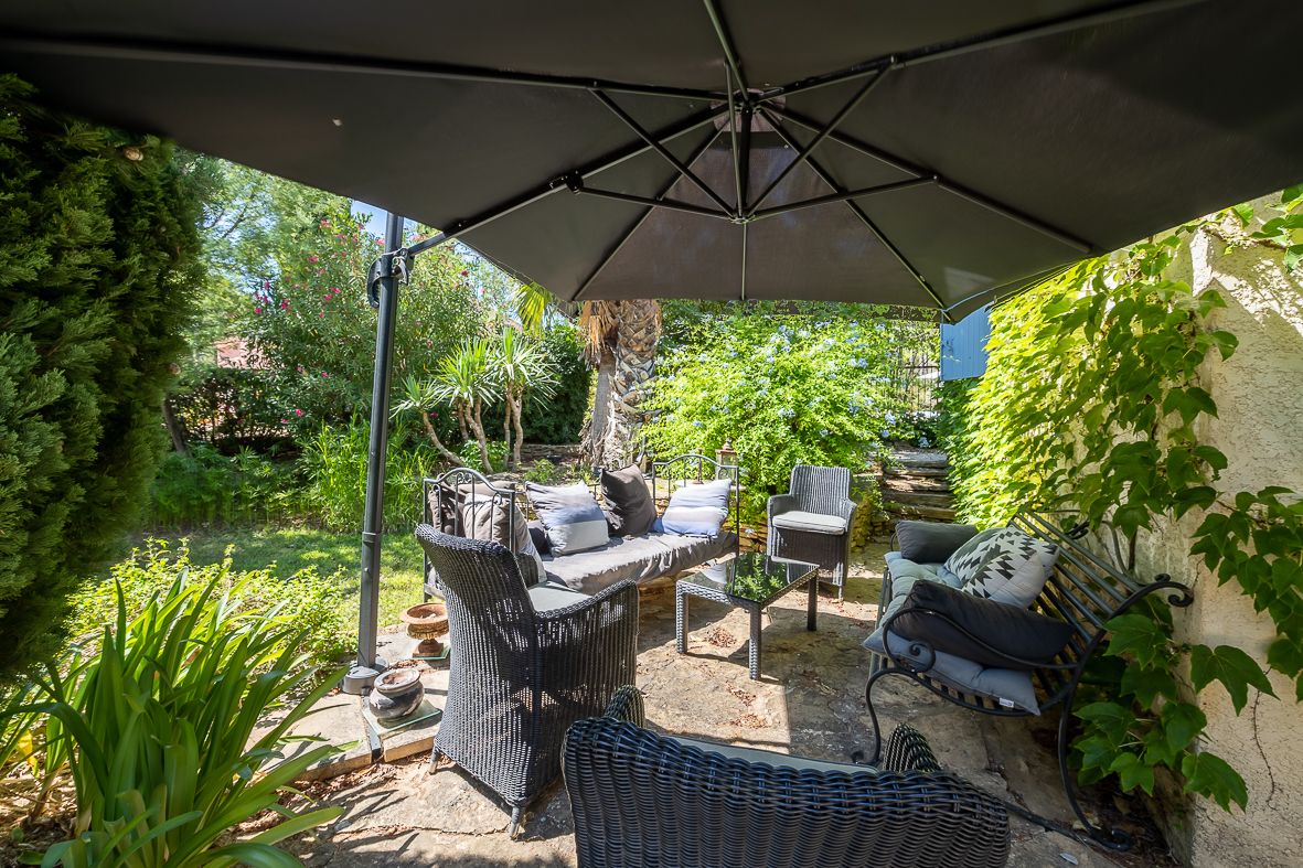 🏡 LA CADIÈRE-D’AZUR – ÉLÉGANTE PROPRIÉTÉ AVEC PISCINE