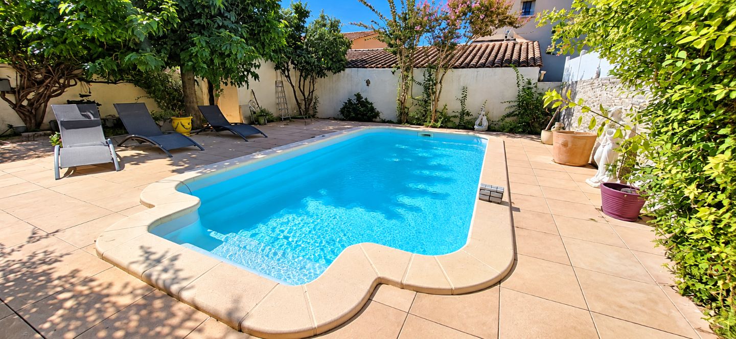 Maison à vendre  - 4 pièce(s) - 110m2 - Saint-cyr-sur-mer (83270)