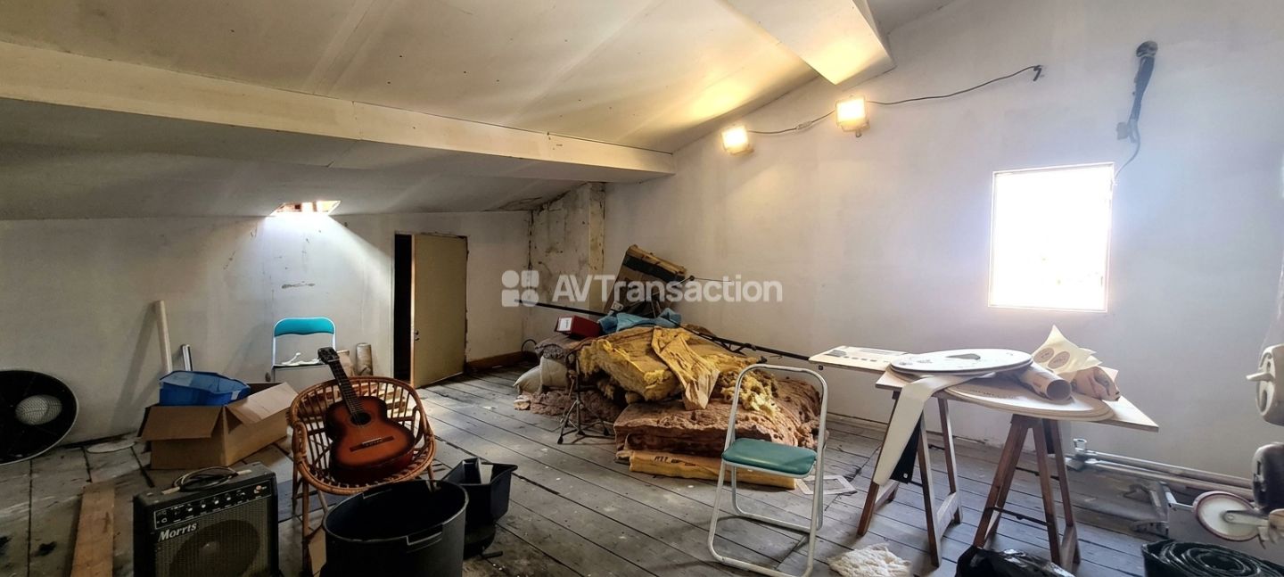 33500 LIBOURNE-IMMEUBLE EN PIERRES A RENOVER-360M² SUR 3 ETAGES