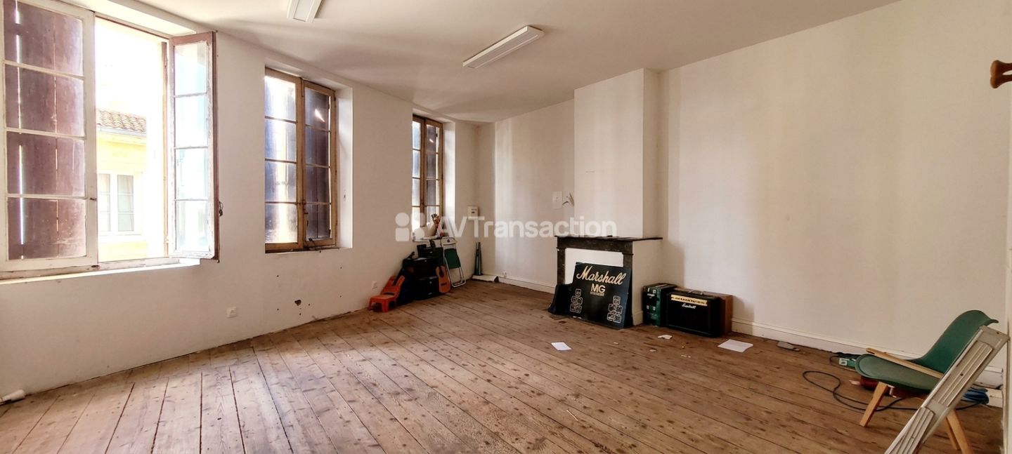 33500 LIBOURNE-IMMEUBLE EN PIERRES A RENOVER-360M² SUR 3 ETAGES