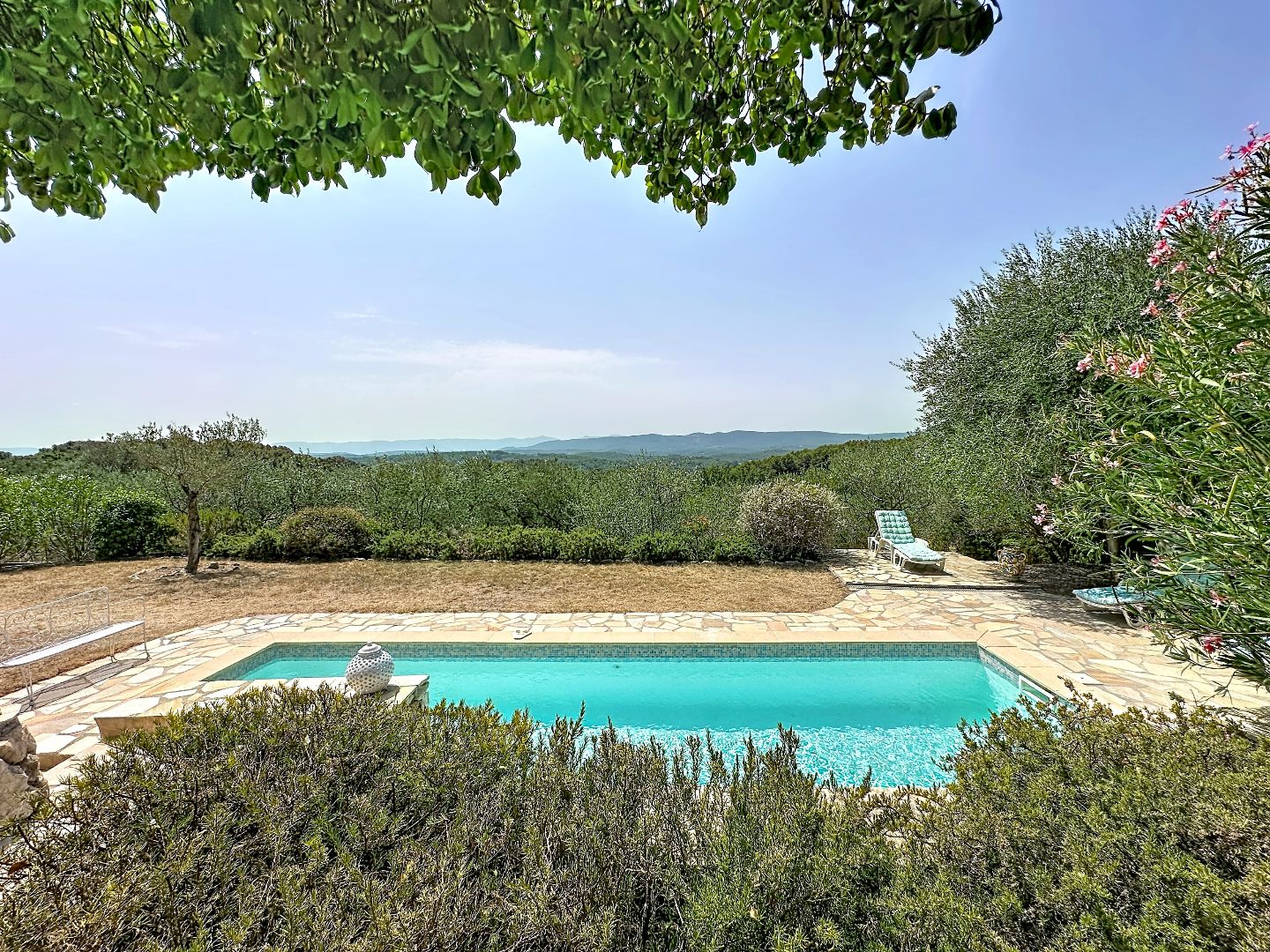 Villa de charme avec vue panoramique, piscine à Lorgues