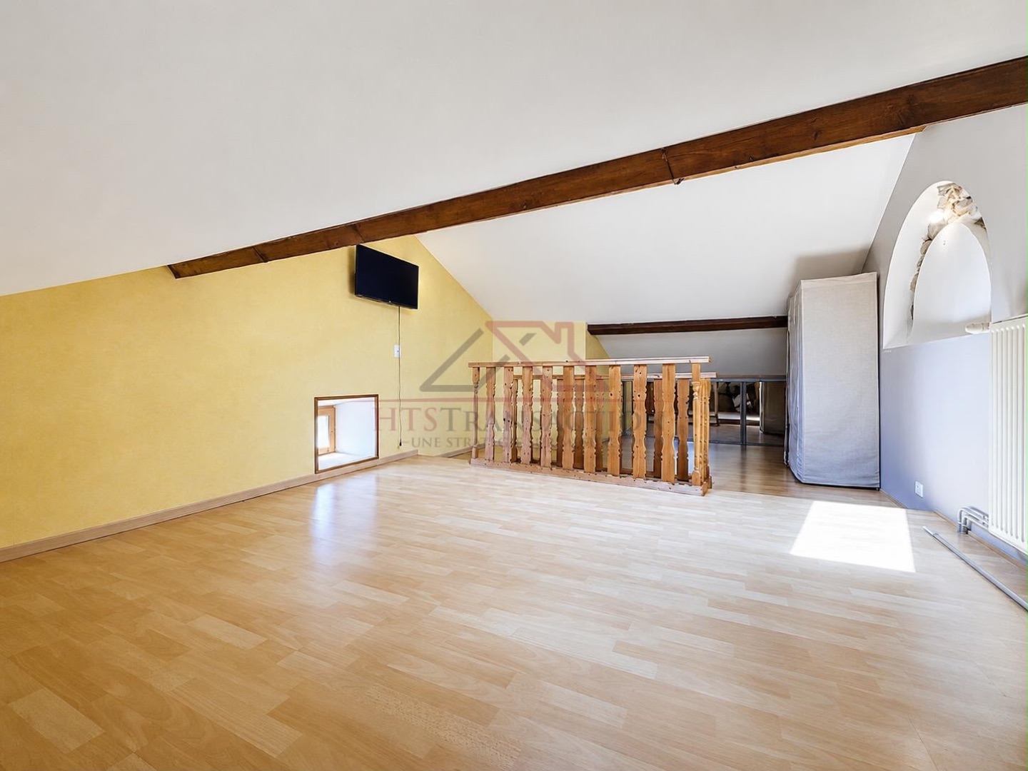 Maison - 4 pièces - Gex