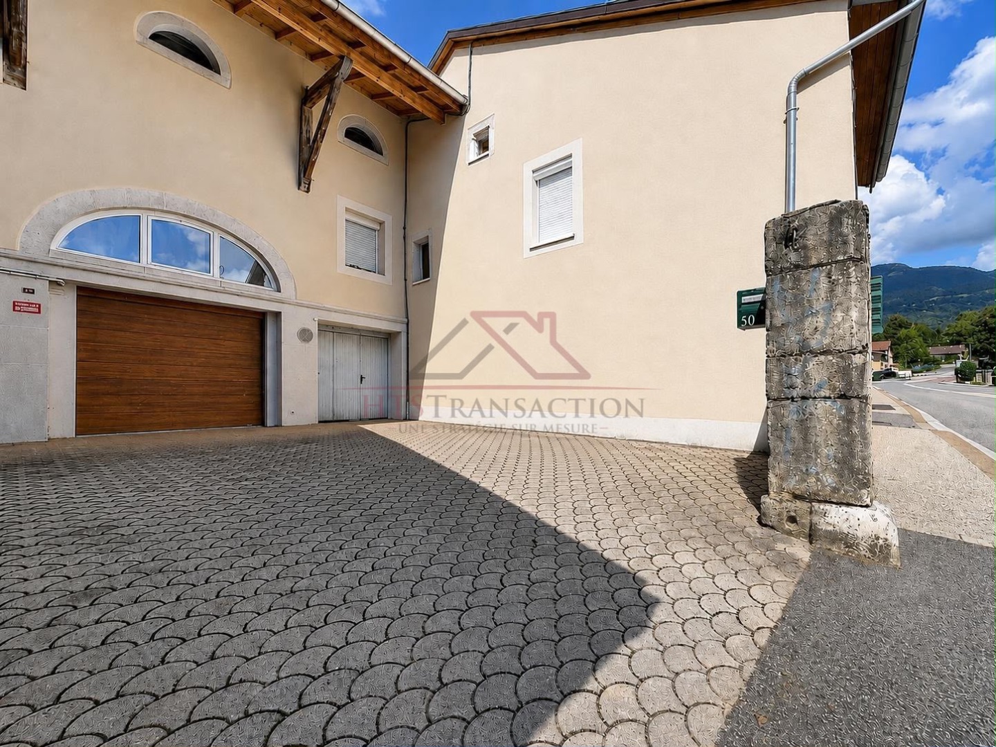 Maison - 4 pièces - Gex
