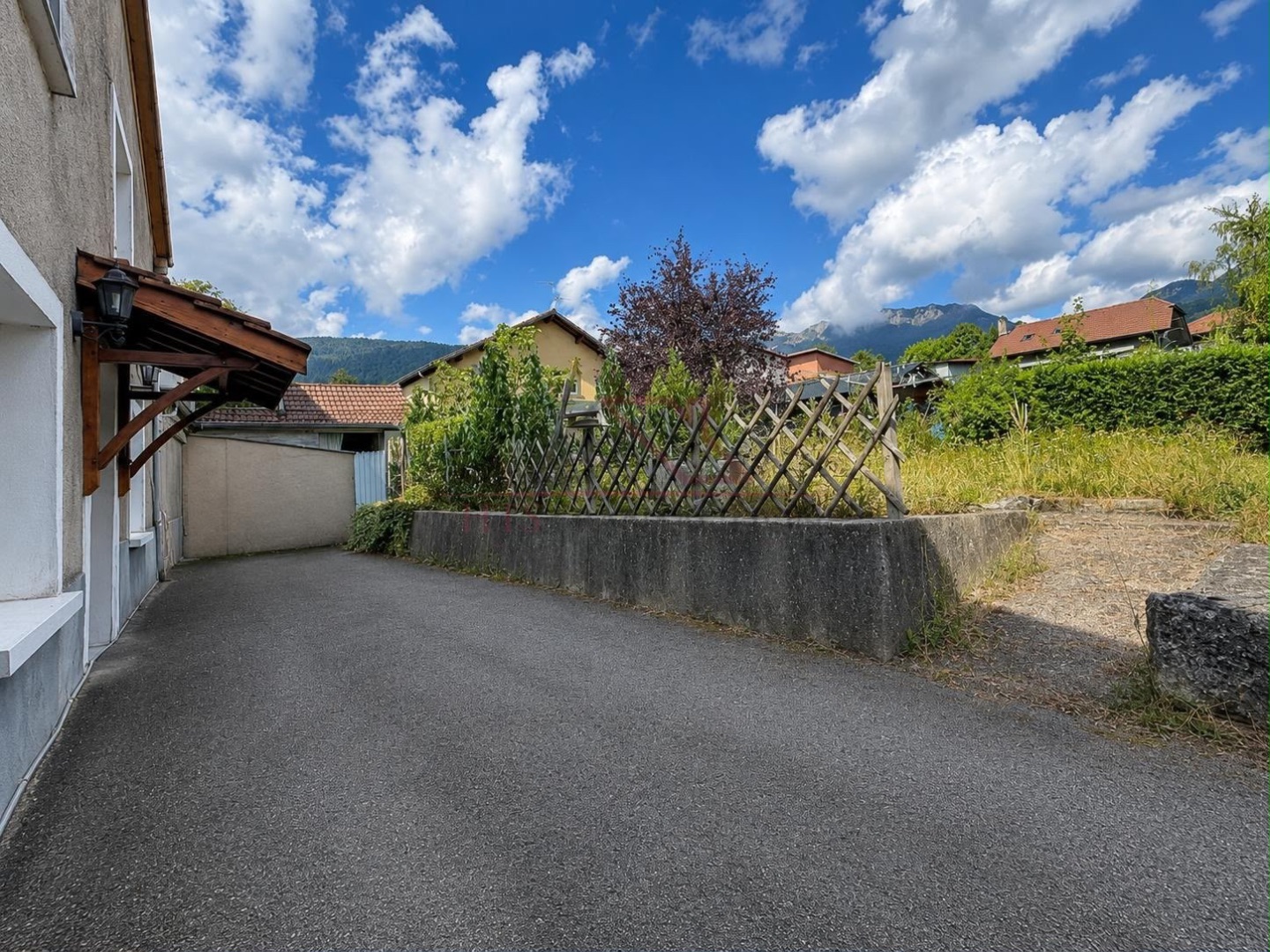 Maison - 4 pièces - Gex