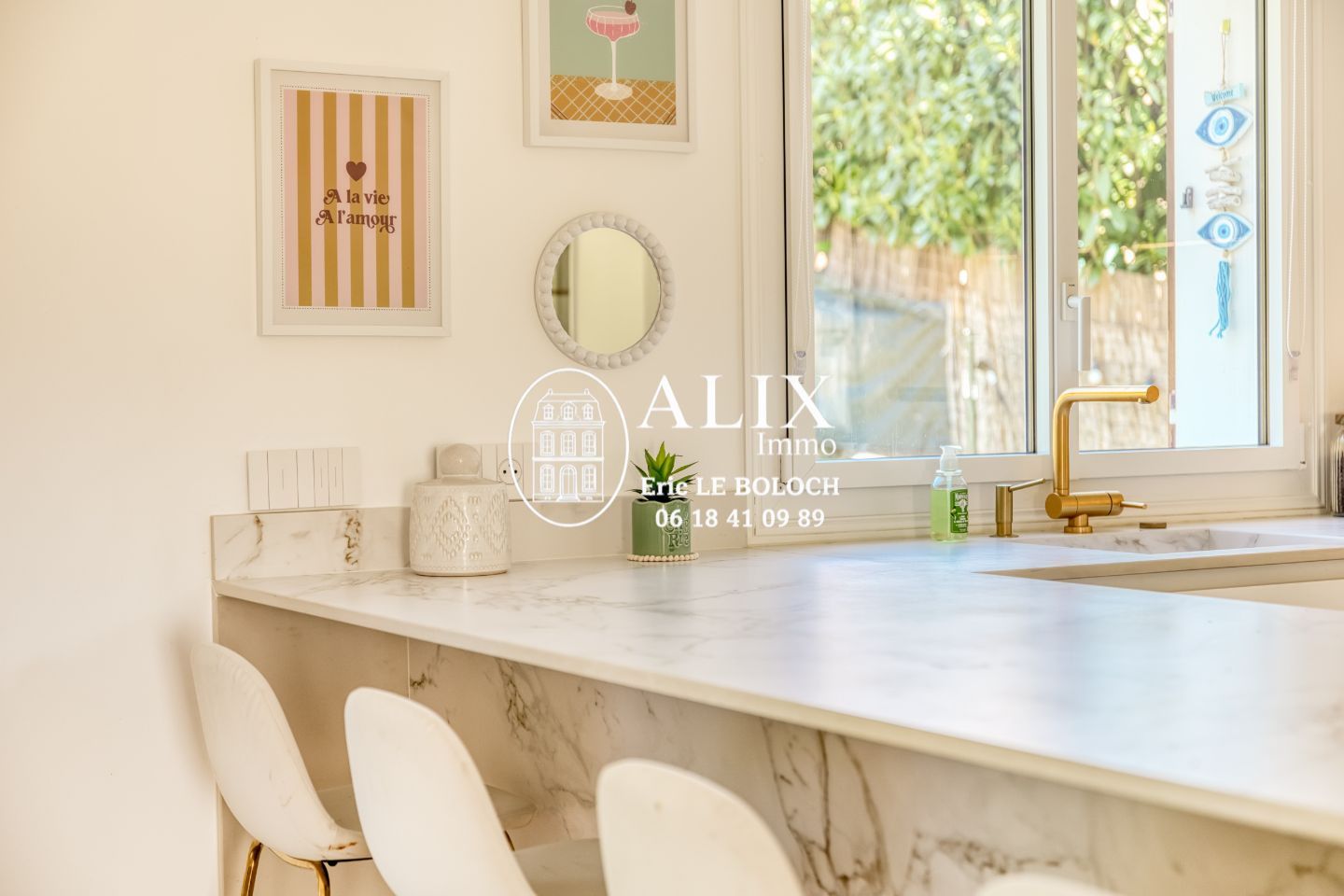MAISON COMME NEUVE (2023) – Posez vos valises !