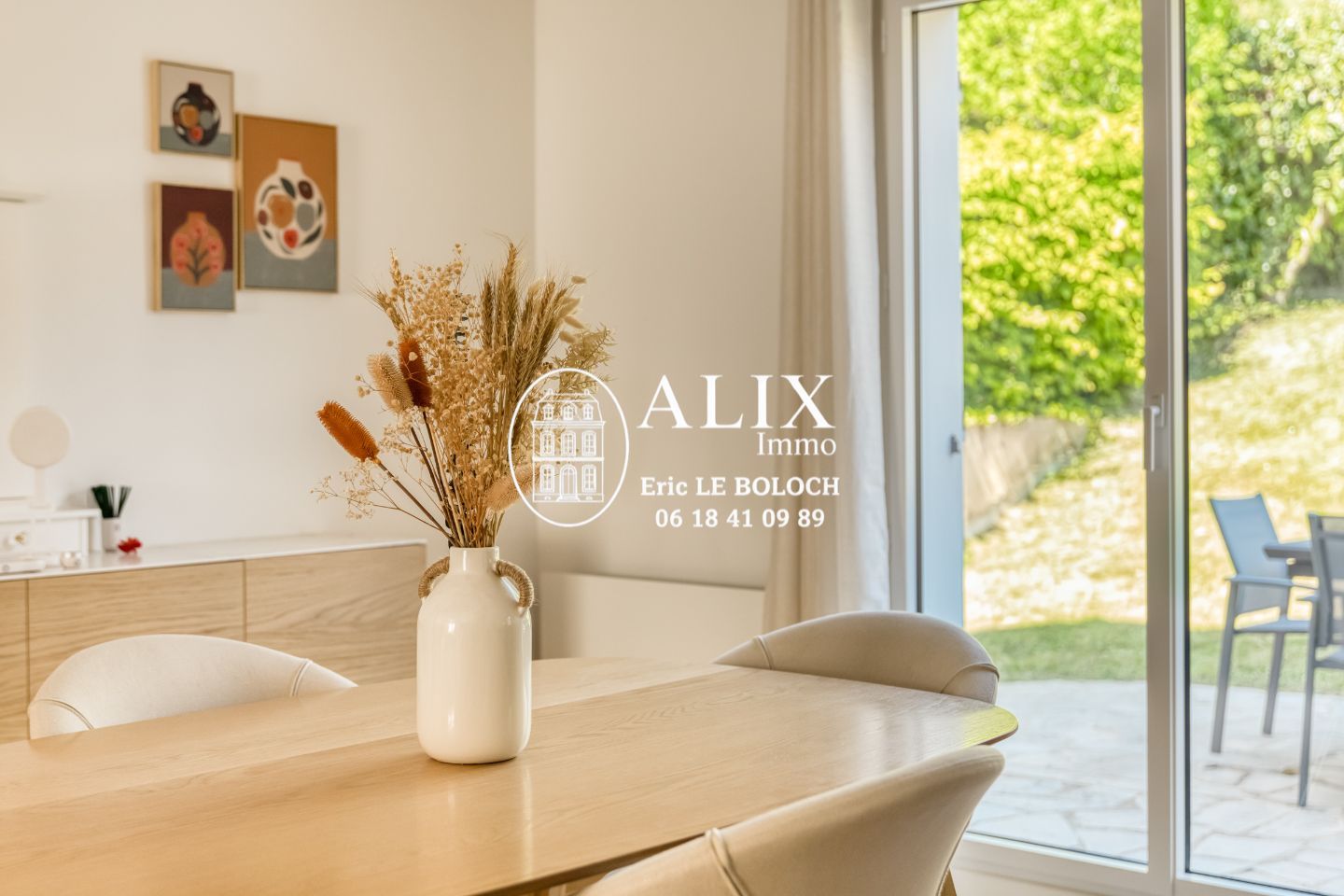 MAISON COMME NEUVE (2023) – Posez vos valises !