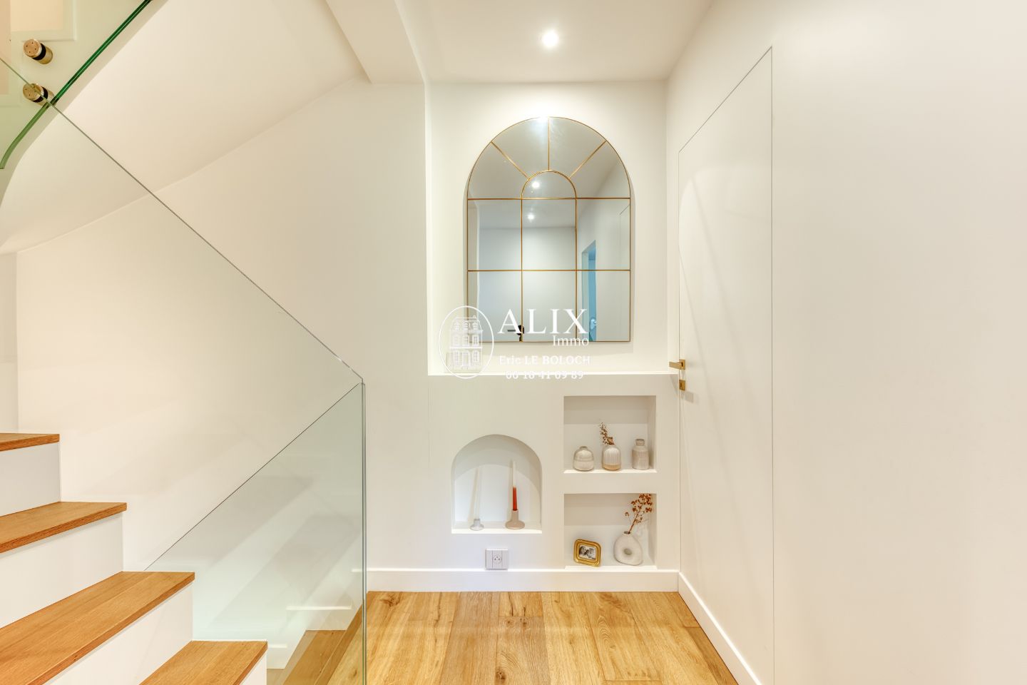 MAISON COMME NEUVE (2023) – Posez vos valises !