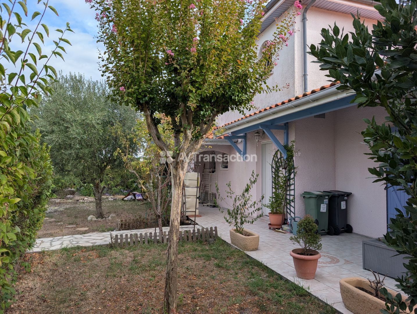 Maison 5 pièces avec belle parcelle et garage