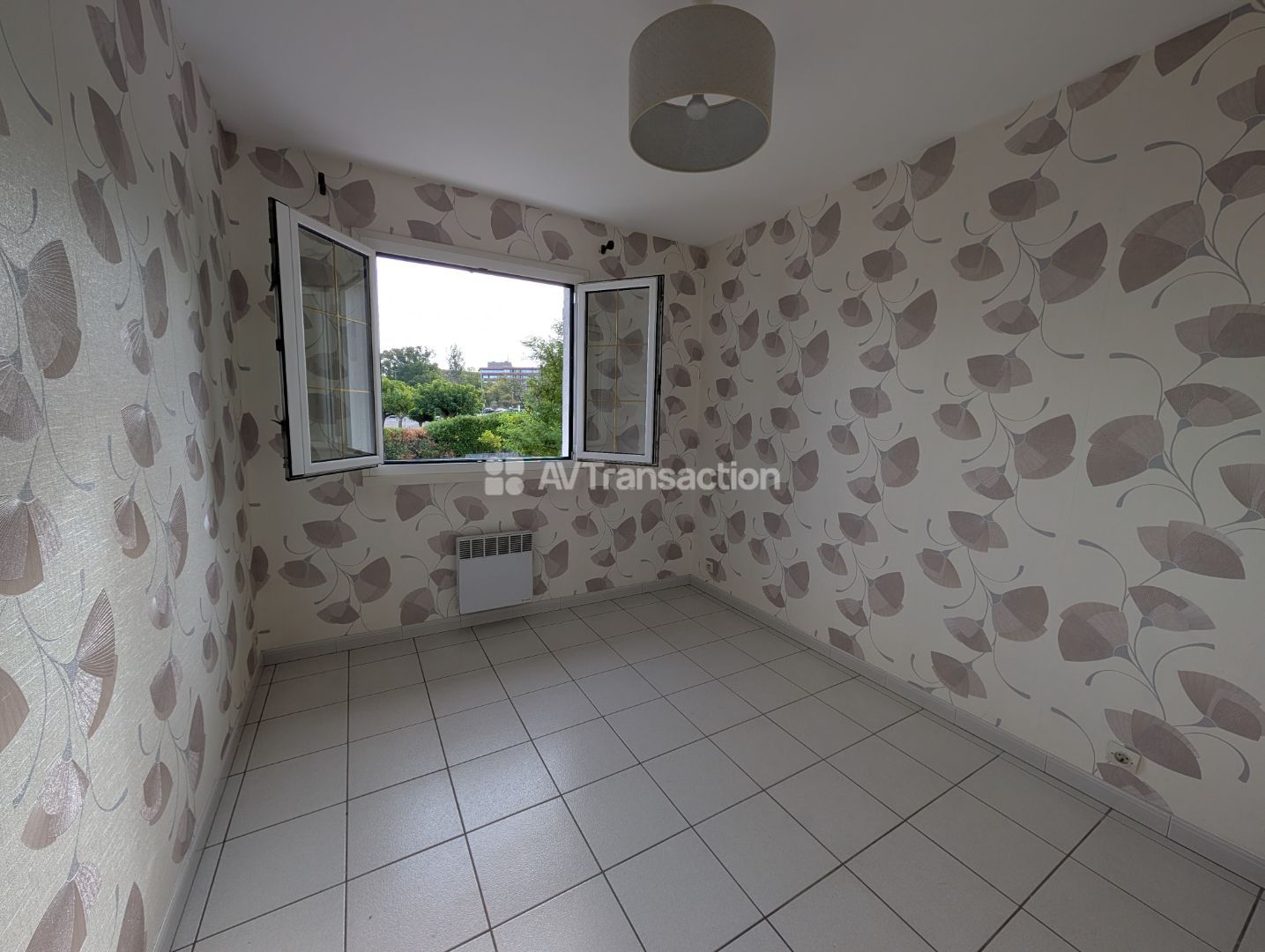 Maison 5 pièces avec belle parcelle et garage