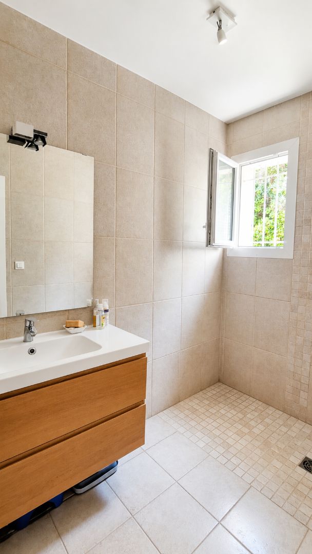 À vendre – Maison de charme à Saint-Cyr-sur-Mer.
