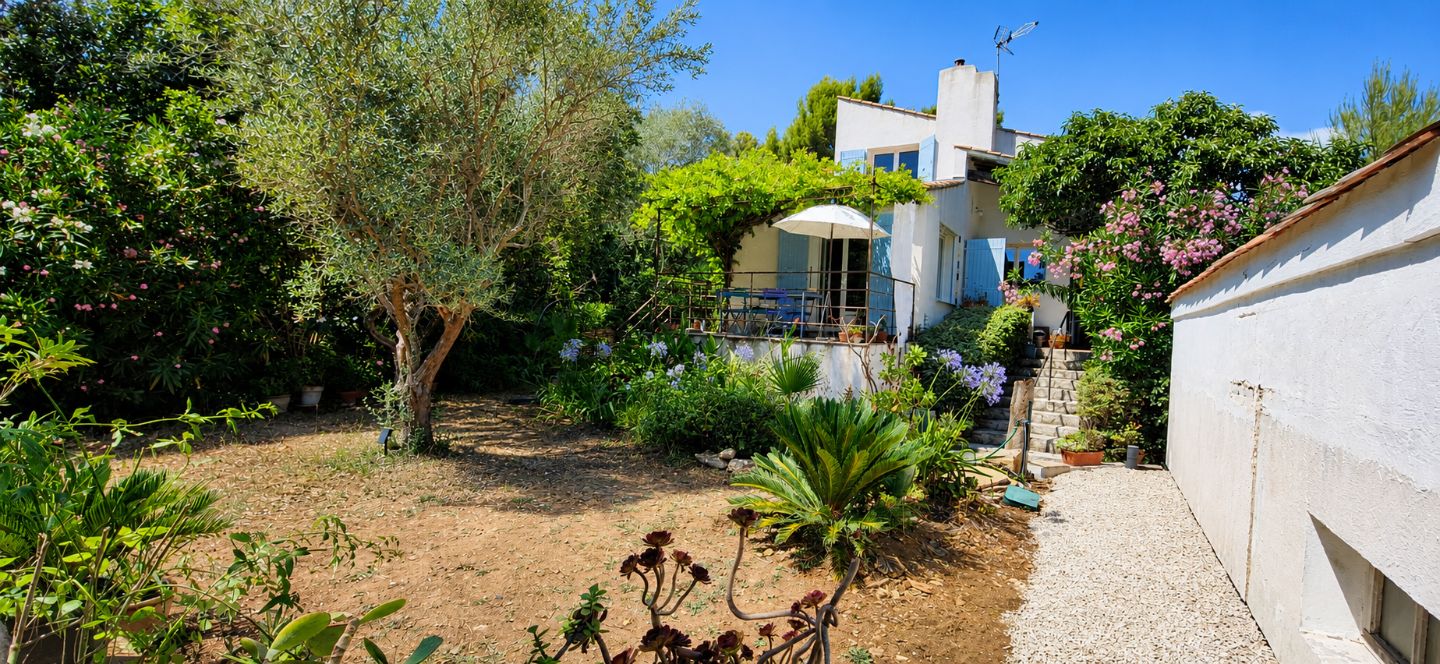 Maison à vendre  - 5 pièce(s) - 108m2 - Saint-cyr-sur-mer (83270)