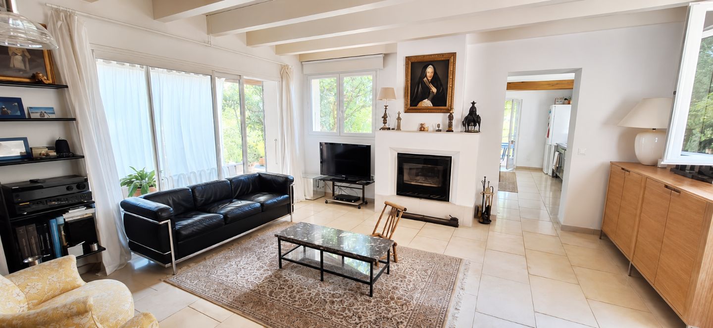 Maison à vendre  - 5 pièce(s) - 108m2 - Saint-cyr-sur-mer (83270)