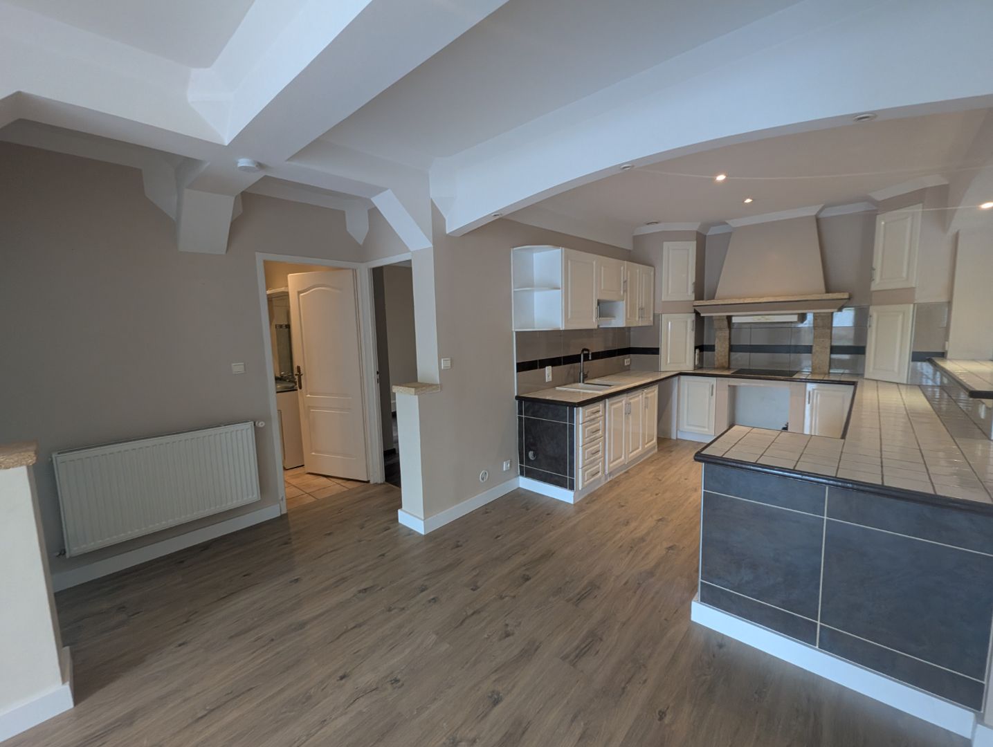 Appartement P4 3 Chambres 130m2 hab et garage 26 m2