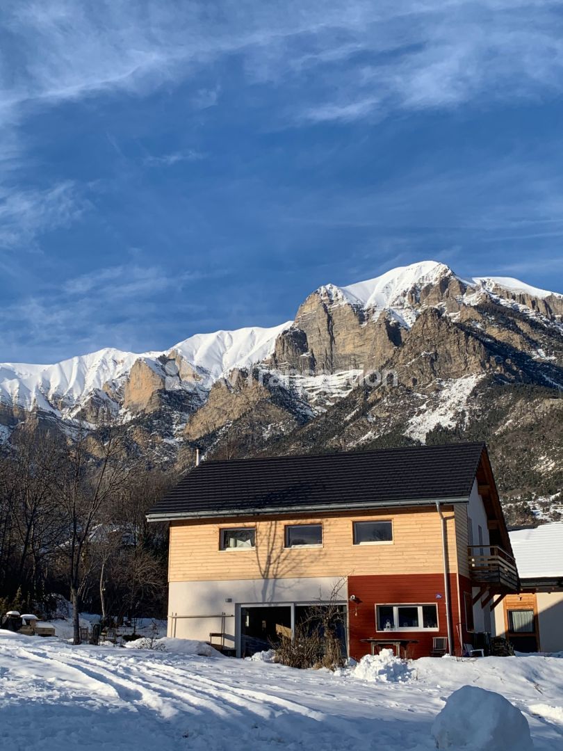 Maison en ossature bois T6, vue montagne — Châteauroux-les-Alpes