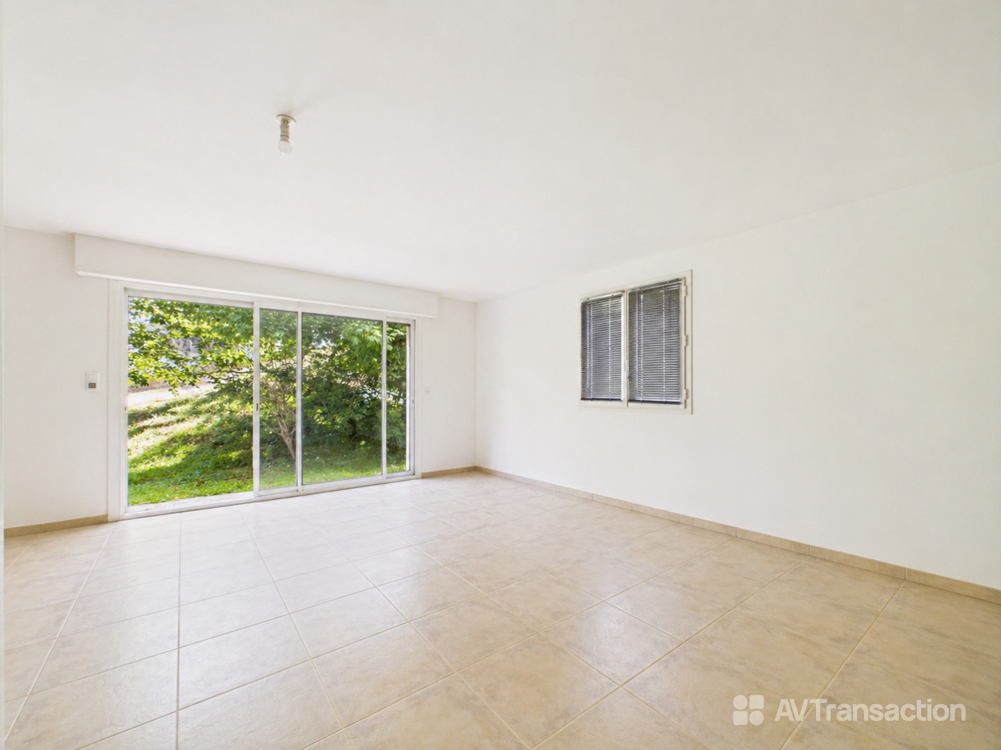 BASTELICACCIA –Maison familiale de 300 m² avec terrain de 1700m²