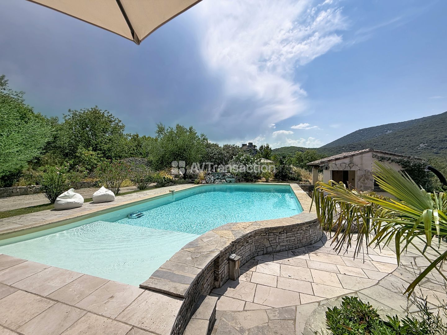 Maison à vendre  - 10 pièce(s) - 228m2 - Brissac (34190)