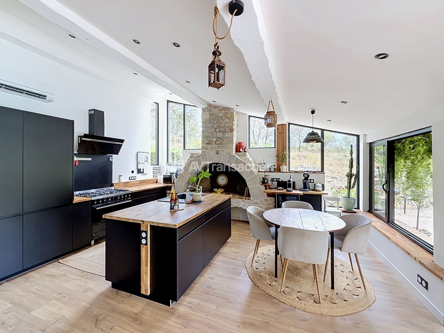 Maison à vendre  - 10 pièce(s) - 228m2 - Brissac (34190)