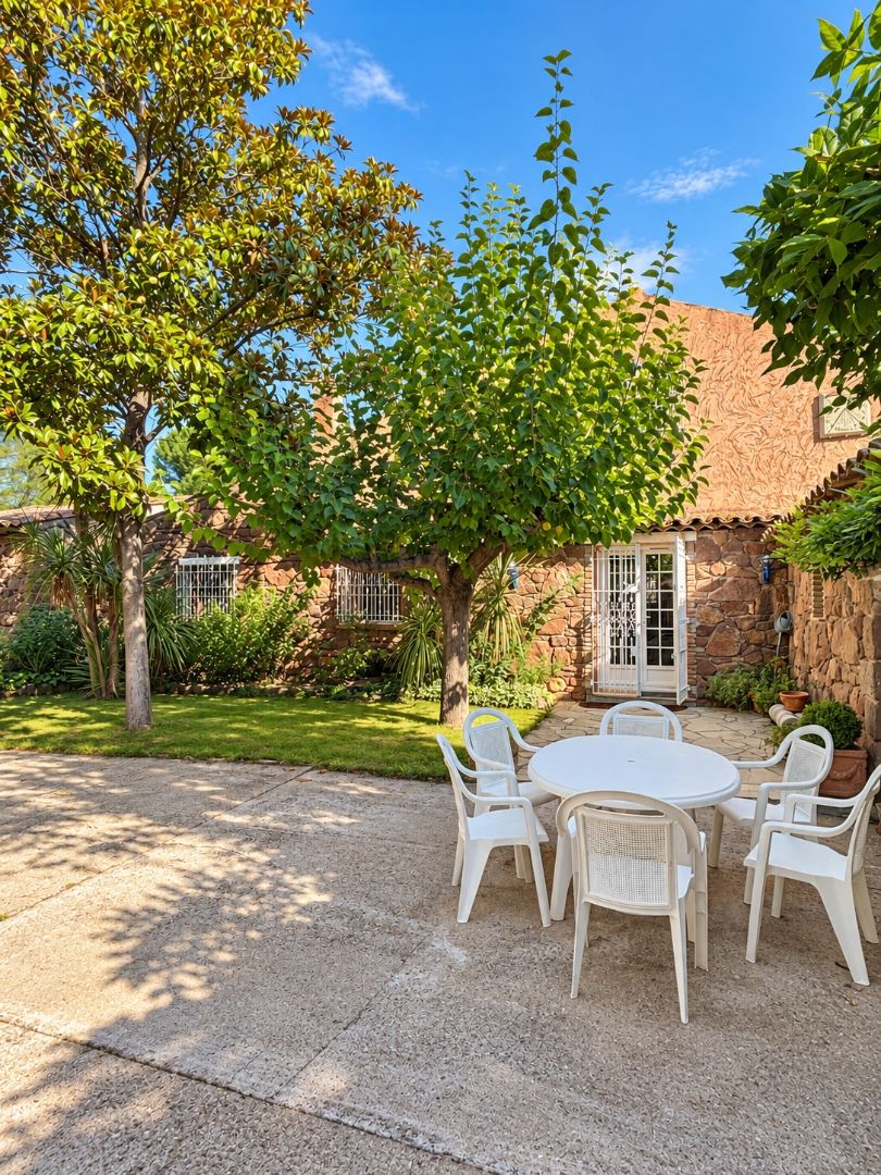 Maison à vendre  - 8 pièce(s) - 233m2 - Roquebrune-sur-argens (83520)