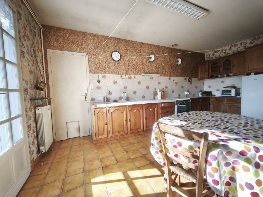 Maison à vendre  - 4 pièce(s) - 94.5m2 - Pons (17800)