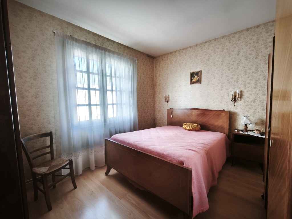 Maison à vendre  - 4 pièce(s) - 94.5m2 - Pons (17800)