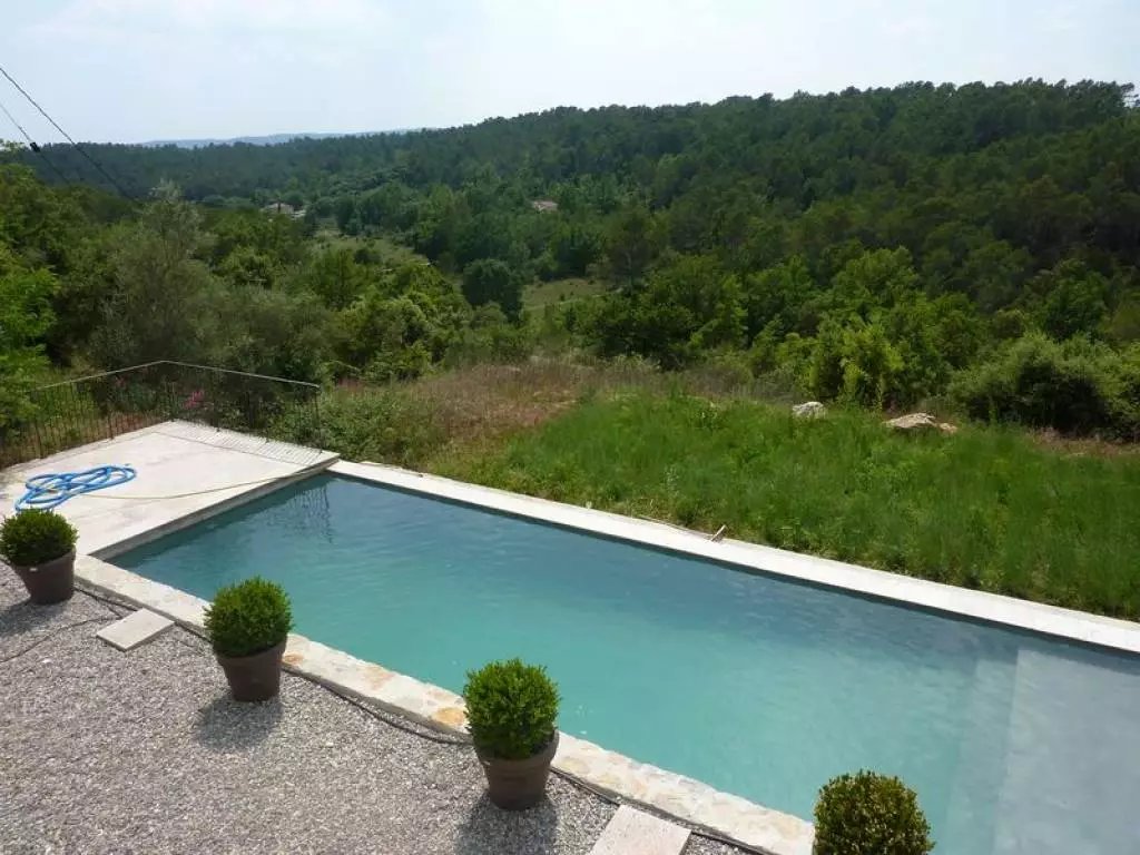 Magnifique Bastide rénovée au calme avec vue dégagée à Lorgues
