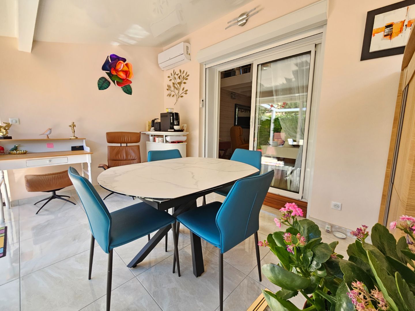 Mateille – Maison lumineuse tout confort, terrasse, parking