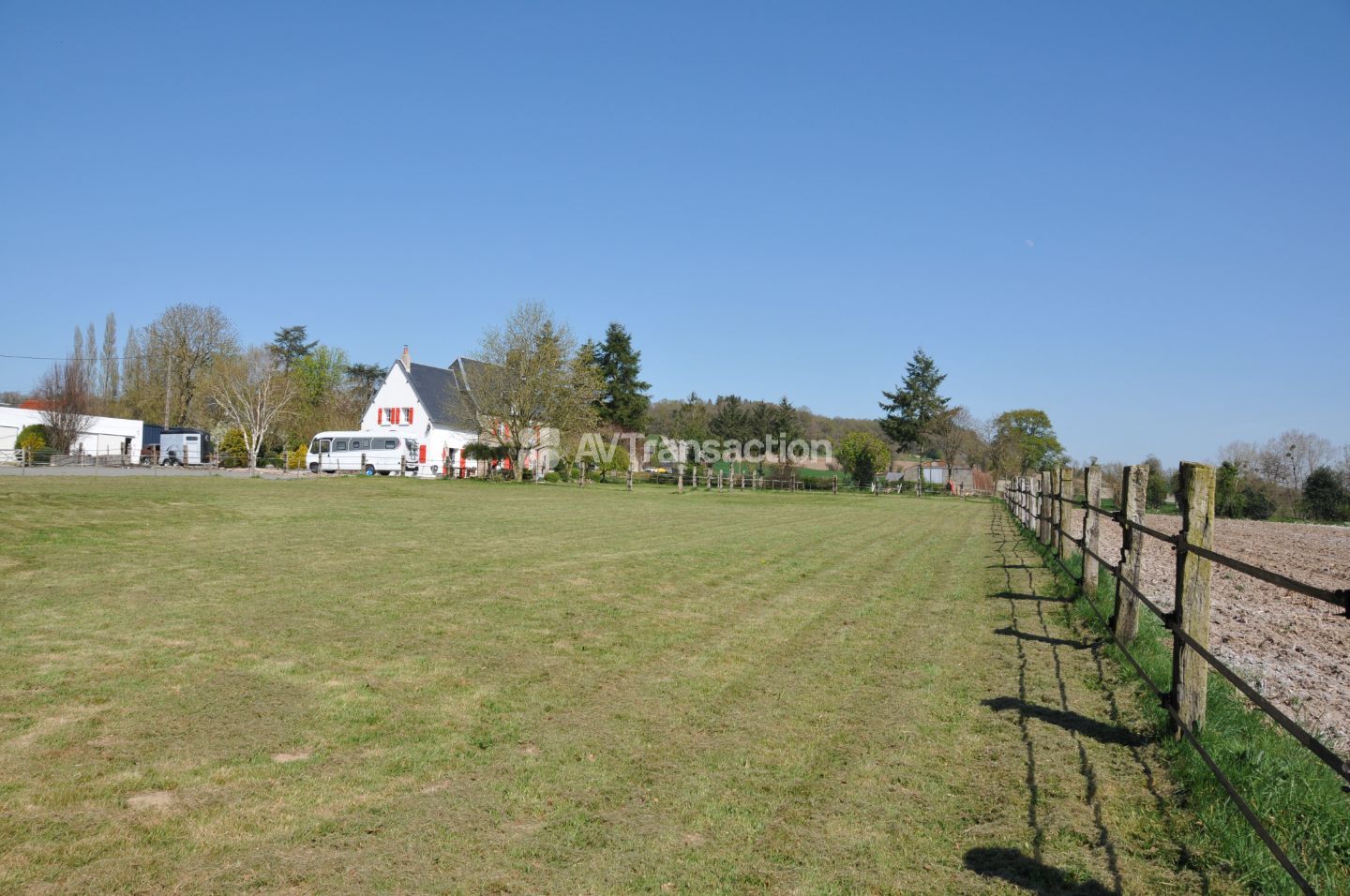 Propriété équestre avec dépendances sur 2,8 ha – Landelles-et-Co