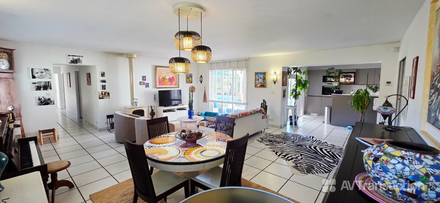 TOSSE – MAISON D’ARCHITECTE 173 M² – PISCINE – TERRAIN 900 M²